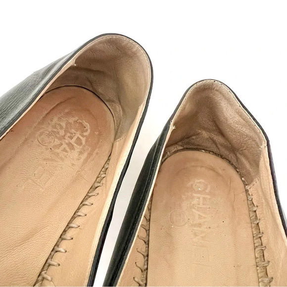 CHANEL || CC Cap Toe Black Leather Espadrille Loafers Logo Size EU 39 - Picture 7 of 16